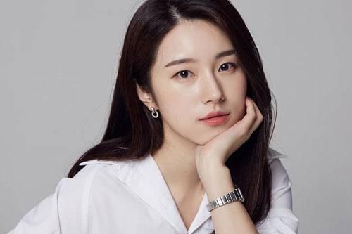 Cô giáo dạy Toán xinh đẹp ở Hàn Quốc bị nhầm là idol