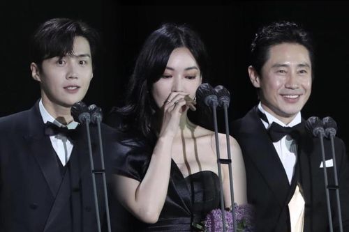 Xỉu ngang với kết quả 'Baeksang 2021': Kim So Yeon thắng lớn, Joong Ki - Soo Hyun, Jun Ki tay trắng ra về