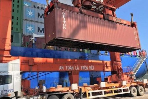 Tăng gấp 3 mức phạt hành vi xếp hàng quá tải tại cảng biển?