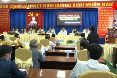 Các ứng cử viên đại biểu HĐND tỉnh đơn vị bầu cử số 1 tiếp xúc cử tri