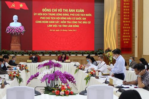 Phó Chủ tịch nước Võ Thị Ánh Xuân kiểm tra bầu cử tại Lâm Đồng
