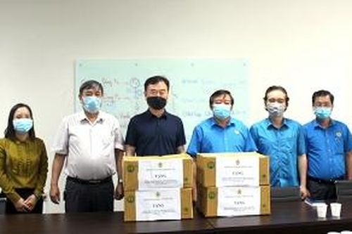 Thăm và tặng quà cho công ty TNHH công nghệ Nammuga Phú Thọ