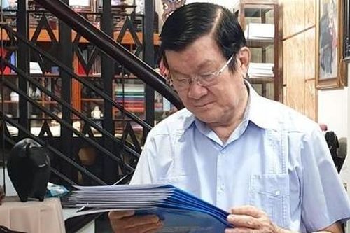 Công an TPHCM trao CCCD cho nguyên Chủ tịch nước Trương Tấn Sang