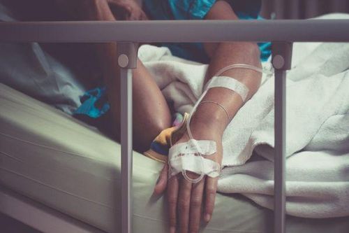 Bệnh nhân COVID-19 Ấn Độ thiệt mạng sau khi bị nam y tá hãm hiếp