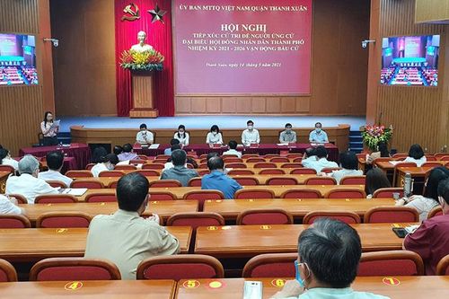 Các ứng cử viên đại biểu HĐND thành phố tiếp xúc cử tri quận Thanh Xuân