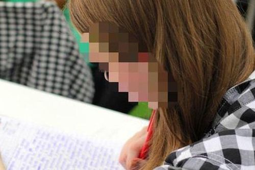 Con gái nhắn với người bí ẩn nói 'tử cung bị đau', câu trả lời của hắn làm mẹ tái mặt, càng phẫn nộ hơn khi biết kẻ đó là ai