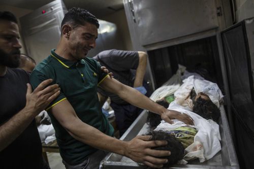 Israel không kích dải Gaza, nhiều trẻ em thiệt mạng