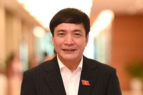 'Người không đủ tiêu chuẩn nên chủ động rút khỏi danh sách ứng cử'