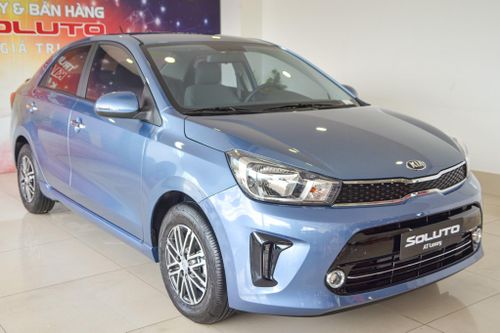Gia đình 3 người nên mua Mitsubishi Attrage hay Kia Soluto?