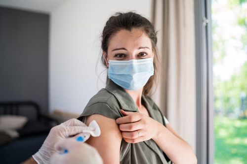 Người từng mắc Covid-19 có cần tiêm vaccine?