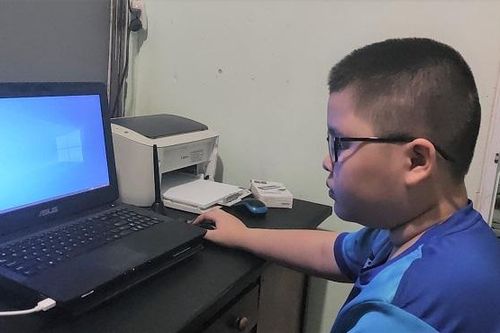 Học sinh quận Ba Đình tự kiểm định kiến thức qua bài khảo thí trực tuyến Tiếng Anh