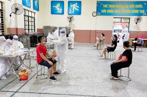 Quận Đống Đa: Xét nghiệm Covid-19 cho khoảng 500 người về từ Đà Nẵng