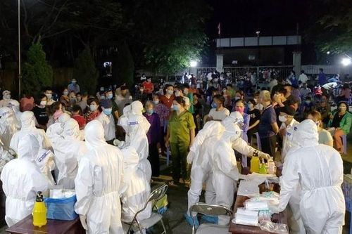 Cấp bách ngăn ngừa dịch bệnh lây lan trong các khu công nghiệp