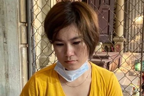 'Bóc' vỏ bọc của nữ tiếp thị