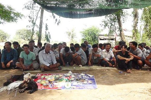 Bắt 40 đối tượng tụ tập đá gà ăn tiền, thu giữ hàng trăm triệu đồng