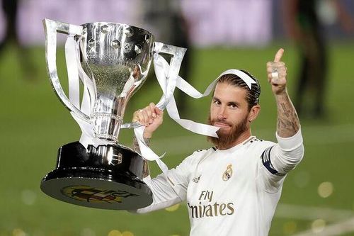 Cup vô địch sẽ được trao cho tân vương La Liga ra sao?