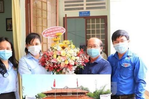 Tri ân Tổng phụ trách Đội, chắp cánh ước mơ cho học sinh có hoàn cảnh khó khăn