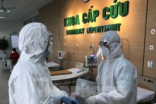 Chạy đua cứu sống bệnh nhân COVID-19 nặng trong phòng hồi sức BV Bệnh Nhiệt đới T.Ư
