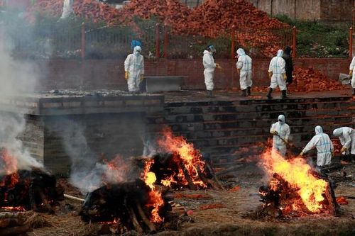 Thế giới 7 ngày: Ấn Độ, ĐNA vật lộn giữa vực thẳm đại dịch