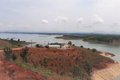Dân thiếu nước sinh hoạt bên công trình nước sạch hơn 100 tỷ đồng