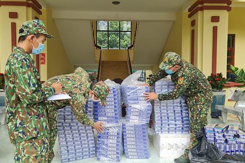 Thu giữ gần 5.000 gói thuốc lá nhập lậu