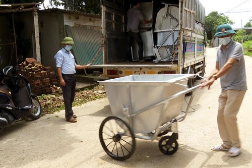 Việt Trì đảm bảo an toàn trong vận chuyển, xử lý chất thải từ vùng dịch