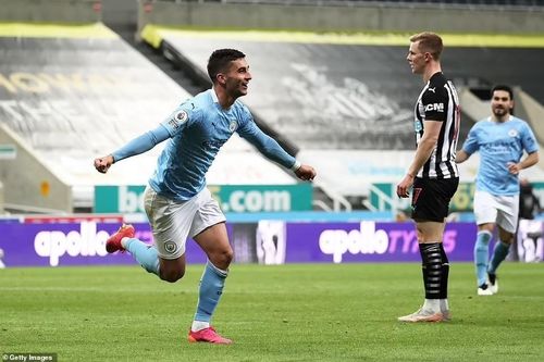 Kết quả Ngoại Hạng Anh: Man City thắng kịch tính Newcastle