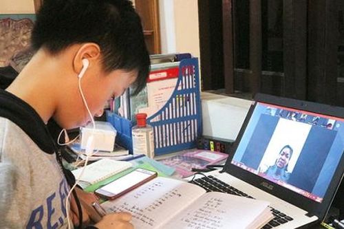 Trường học đủ điều kiện được tổ chức kiểm tra định kỳ theo hình thức trực tuyến