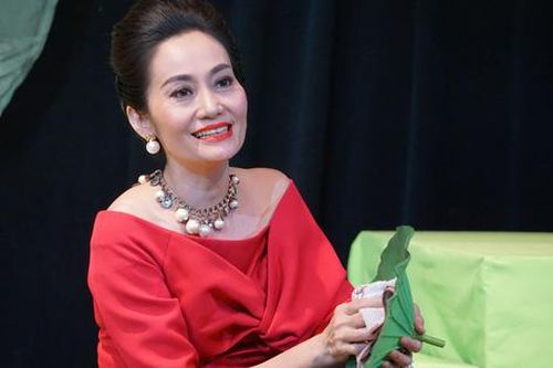 NSƯT Hạnh Thúy: 'Tiếp xúc cử tri, bà con khen: Lên phim ác sao ở ngoài dễ thương'
