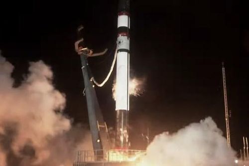 Tên lửa của Rocket Lab phát nổ ngay sau khi phóng