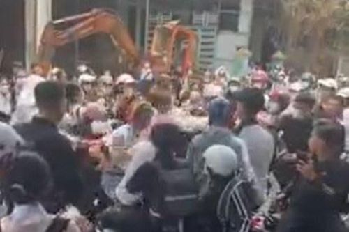 Công an vào cuộc vụ nhóm nữ sinh đánh nhau