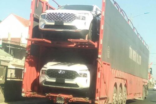 Hình ảnh Hyundai Santa Fe 2021 trên đường về đại lý