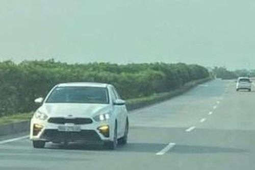 Xử phạt tài xế đi ngược chiều trên cao tốc