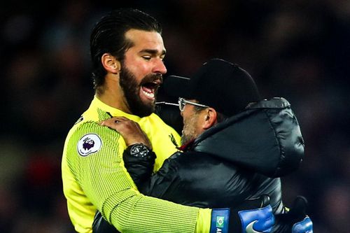 Alisson ghi bàn giúp Liverpool áp sát top 4