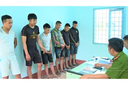 Triệt phá nhóm hoạt động 'tín dụng đen' cho vay lãi suất lên tới gần 700%/năm