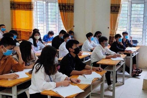 Hòa Bình: Học sinh lớp 9 và lớp 12 đi học trở lại từ ngày 17/5