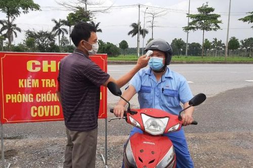 Thủ tướng tặng Bằng khen 3 tập thể và 4 cá nhân có thành tích trong chống dịch