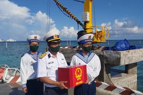 Cử tri quần đảo Trường Sa đi bầu cử sớm