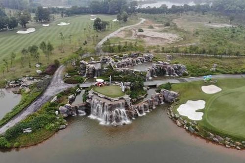 Từ chối cung cấp dịch vụ đối với các golf thủ không tuân thủ phòng chống dịch