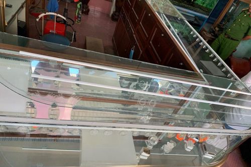 Bình Định: Tạm giữ đối tượng ngụy trang kín, lấy trộm 300 lượng vàng
