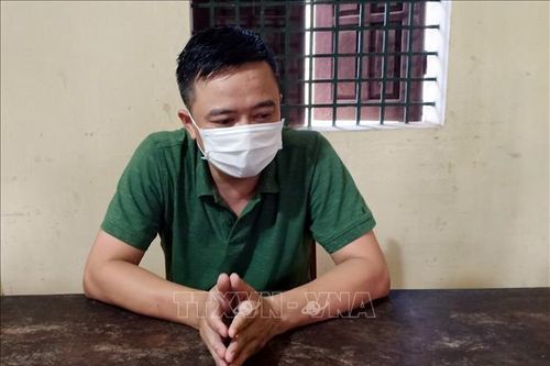 Tạm giữ đối tượng tấn công trung úy công an khi bị nhắc đeo khẩu trang