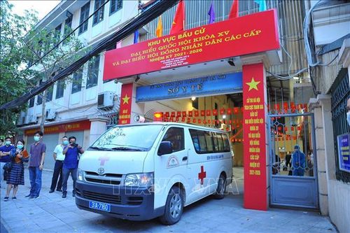 'Đội đặc nhiệm' của Hà Nội lên đường hỗ trợ Bắc Giang chống dịch COVID-19