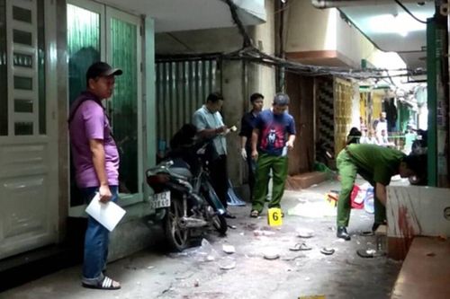 Chồng xảy ra mâu thuẫn trong cuộc nhậu, vợ bị đâm trúng ngực gây thương tích nặng