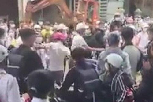 Vụ nhóm học sinh ở Đăk Lăk lao vào 'hỗn chiến' trước cổng trường: Công an vào cuộc điều tra