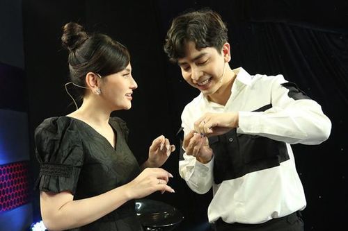 Chồng kém 10 tuổi nịnh Thu Thủy trên sóng truyền hình: 'Cơm vợ nấu là ngon nhất'