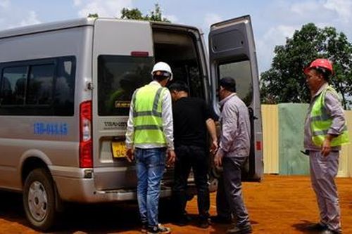 Vụ hàng trăm công nhân Trung Quốc lao động chui: Trách nhiệm thuộc về ai?