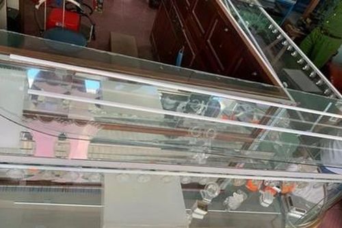 Truy nóng kẻ ngụy trang kín người, khóa cửa phòng chủ nhà rồi trộm hàng trăm lượng vàng