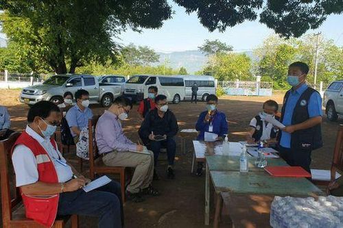 Chuyên gia y tế Việt Nam đề xuất những biện pháp quyết liệt phòng chống dịch COVID-19 tại Lào