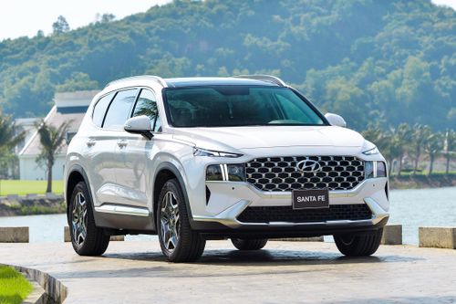 Hyundai Santa Fe 2021 được bán ra tại Việt Nam, tăng giá so với đời cũ