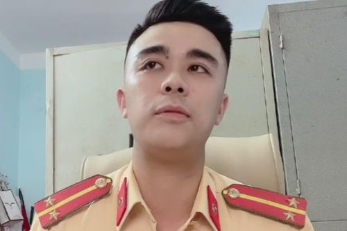 Trung úy CSGT nói về hành động chào đoàn chi viện từ Quảng Ninh